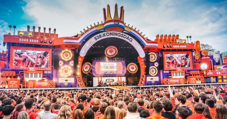 Het grote podium van 538 koningsdag 2024